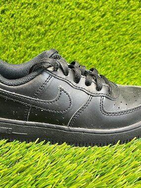 Nike Air Force 1 Low Boys Size 11.5C Black Running Leather Shoes Sneakers